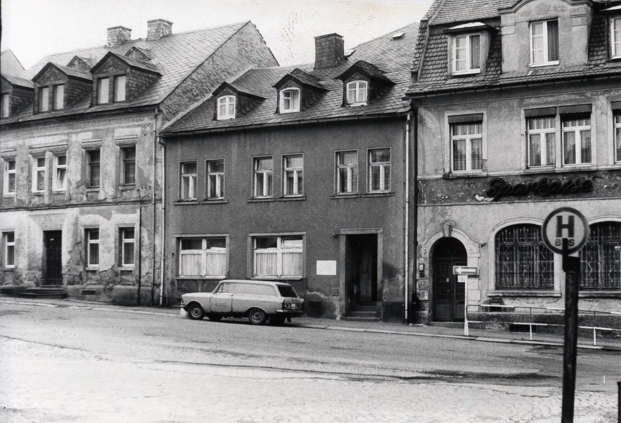 Blick auf Sparkasse alt